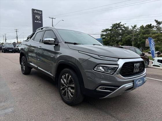 FIAT TORO 2.0 16V TURBO DIESEL RANCH 4WD AT9 FIAT TORO 2.0 16V TURBO DIESEL RANCH 4WD AT9